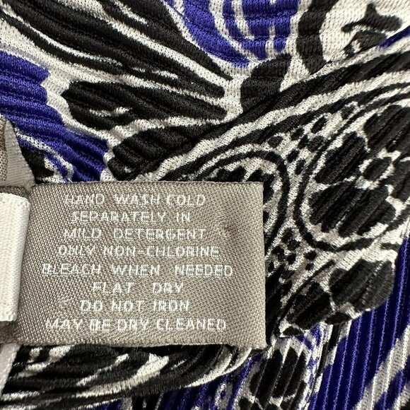 Chicos Travelers Cardigan Size XL Black Blue Pleated Paisley Artsy - Picture 9 of 9